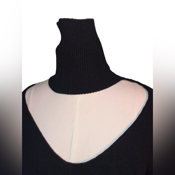 LULU'S | BLACK TURTLENECK V NECK OPEN CHEST LONG SLEEVE  SWEATER MED - Picture 2 of 6